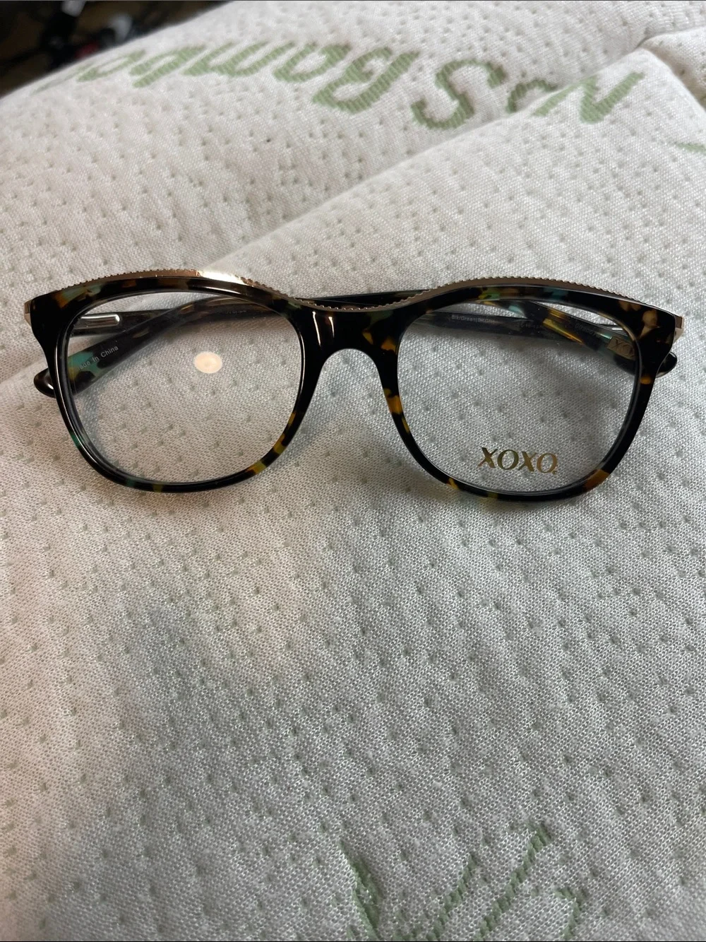 XOXO Tortoiseshell Cat-Eye Inspired Women's Glasses - Brown & Amber Accents